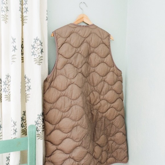 Uniqlo Long Down Puffer Vest size XL - Picture 4 of 4